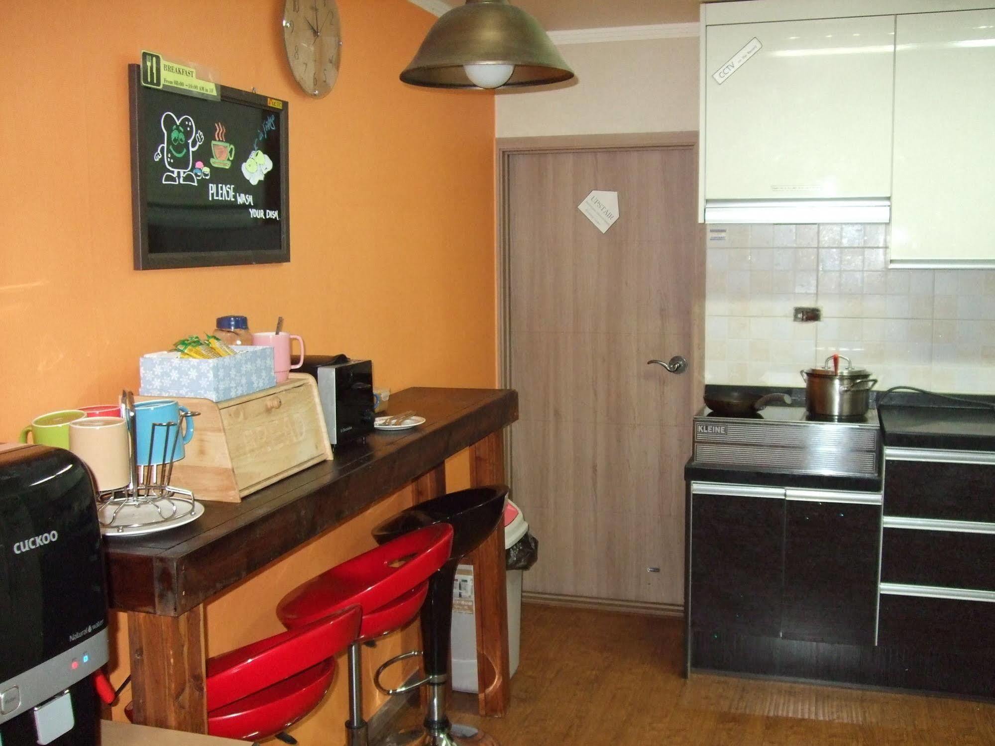 Birdsnest Hostel Hongdae Foreigner Only Сеул Екстериор снимка